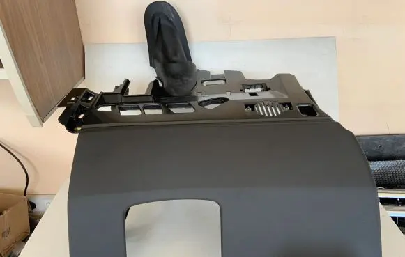 Audi Q7 4M Dashboard lower bottom trim panel 4M1880301 4M188030124A