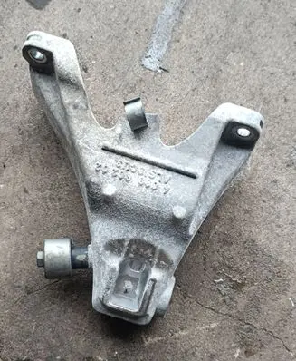 BMW 4 F32 F33 Engine mounting bracket 4088802