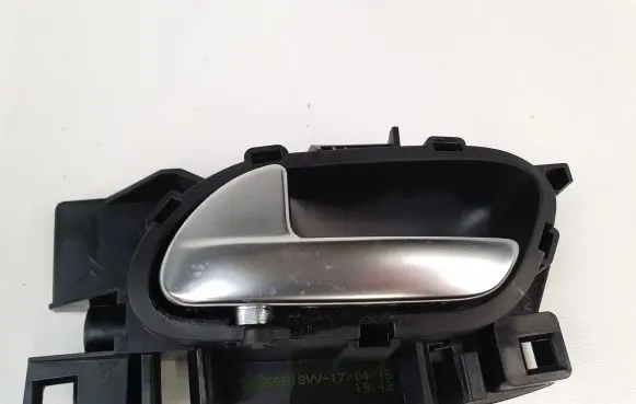 Peugeot 208 Rear door interior handle 96555518VV