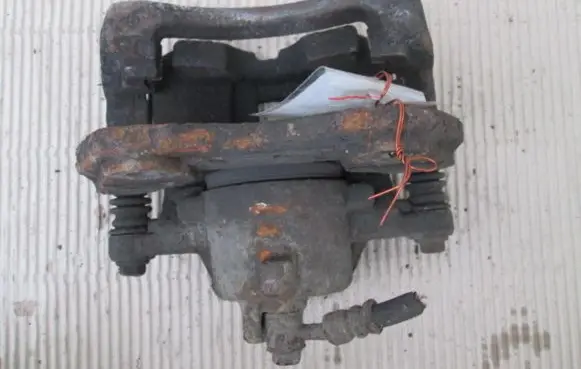 Nissan Primera Front brake caliper