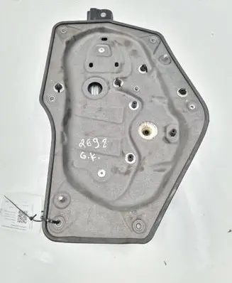Rear window lifting mechanism without motor