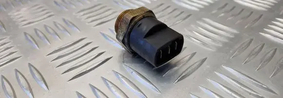 Audi A4 S4 B5 8D Coolant temperature sensor 321959481C
