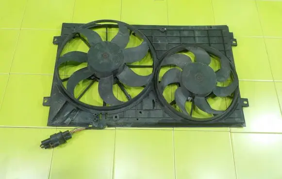 Volkswagen Scirocco Fan set 1K0121207E 17AB194
