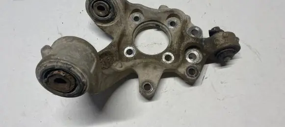 Honda CR-V Rear wheel hub spindle/knuckle 