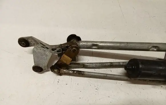 Nissan Primera Front wiper linkage and motor 28810AU31 MT312