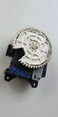 Toyota Yaris A/C air flow flap actuator/motor 