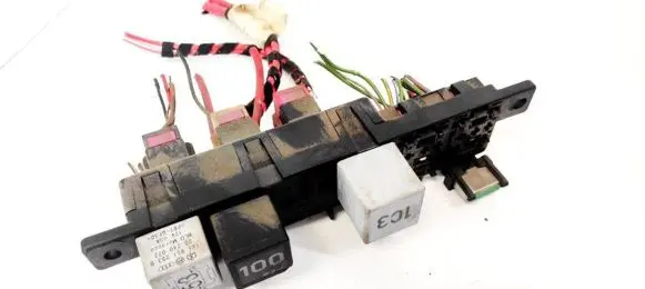 Volkswagen Golf IV Fuse box set 8L0941822 896081002