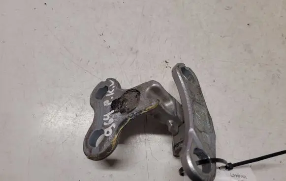 Volvo V50 Front door upper hinge