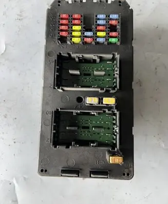 Jeep Grand Cherokee (WK) Fuse module 56050066AC 0284173 56050066A
