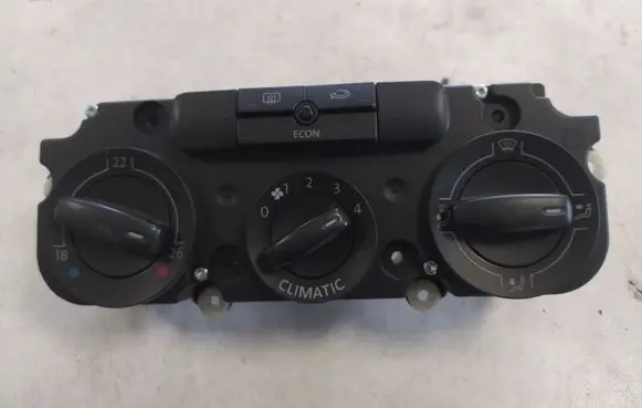 Volkswagen Golf V Climate control unit 1K0820047DP