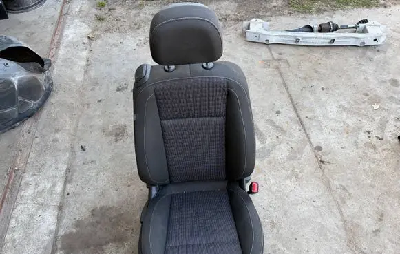 Opel Astra J Front passenger seat FOTELPRZODPRAWY