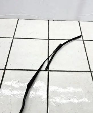 Land Rover Evoque I Front wiper blade arm 