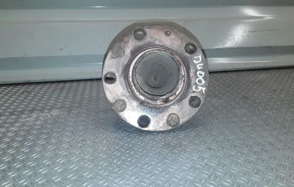 Audi A6 S6 C6 4F Rear wheel hub