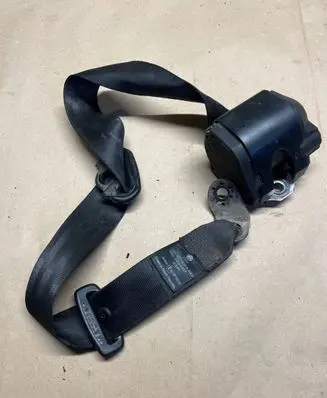 Volkswagen Polo IV 9N3 Rear seatbelt 34024497 40549