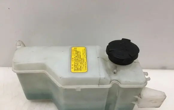Hyundai Santa Fe Coolant expansion tank/reservoir 