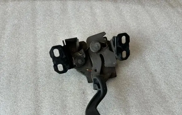 Mercedes-Benz Vaneo W414 Engine bonnet/hood lock/catch A4148800060 4148800060