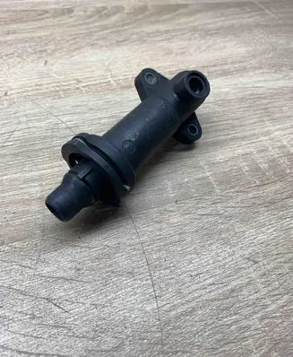 BMW 3 E46 Engine coolant pipe/hose 2247723