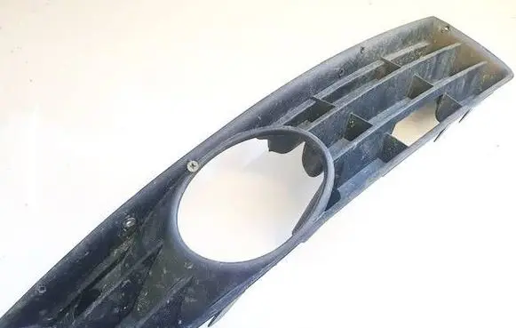 Volkswagen PASSAT B6 Front bumper lower grill 3C0853666A