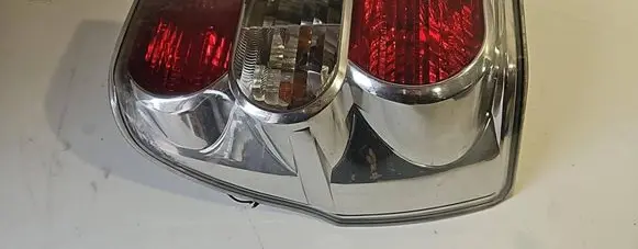 Suzuki Grand Vitara II Rear/tail lights 3560364J1R