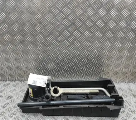 Iveco Daily 6th gen Lift Jack 504092088 500327464