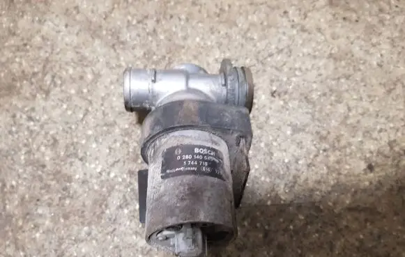 BMW 5 E39 Idle control valve (regulator) 1744713 0280140547