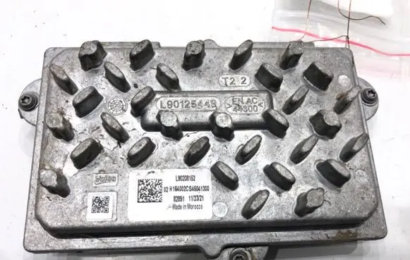 Peugeot 3008 II Voltage converter/converter module L90208152