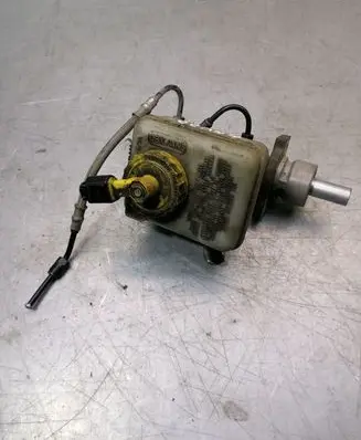 Volkswagen Golf IV Master brake cylinder 21027099