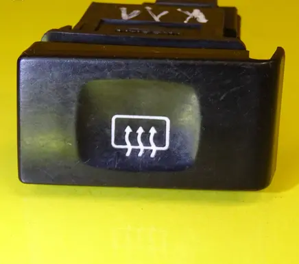 Nissan Micra Windscreen/window heater switch