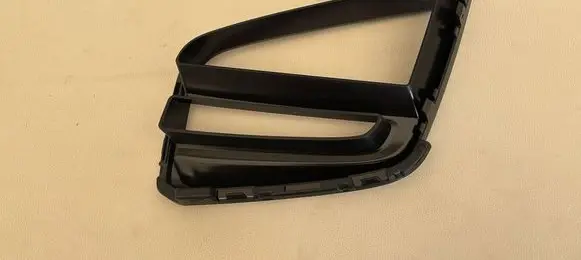 BMW 1 F40 Front bumper lower grill 5111807533