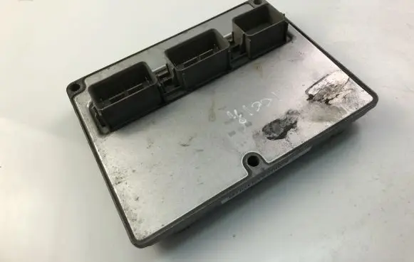 Volvo V50 Engine control unit/module ECU 30743371