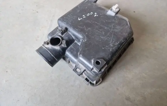 Mitsubishi L200 Air filter box cover 