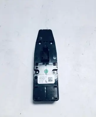 BMW 1 F40 Quarter vent window switch 7950754