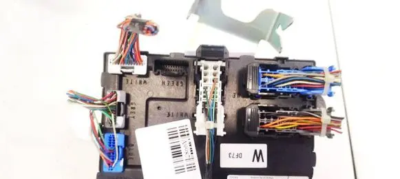 Mazda 2 Fuse box set D65267560E