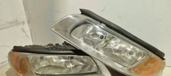 Volvo V70 Headlight/headlamp 31214352