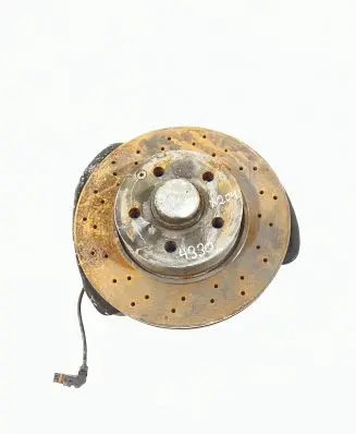 Mercedes-Benz C W204 Front wheel hub A204016