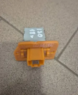 Hyundai i30 Heater blower motor/fan resistor 