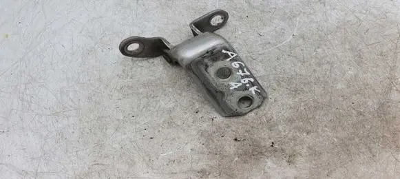 Toyota Avensis T270 Rear door lower hinge NOCODE