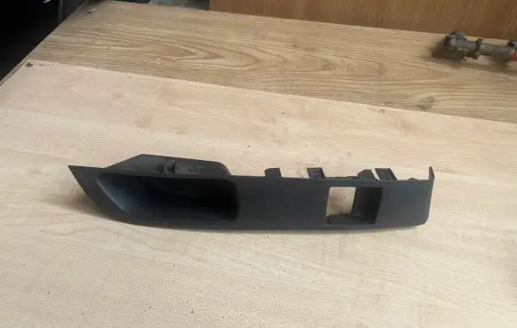 Nissan Micra Front door window switch trim 80991AX100