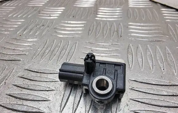Volvo V60 Airbag deployment crash/impact sensor 31334336