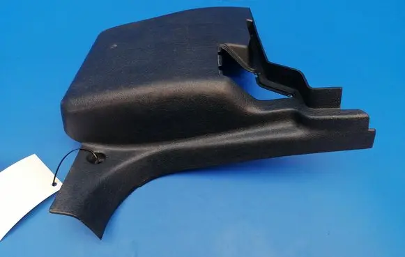 Volvo 760 Foot area side trim 1379461