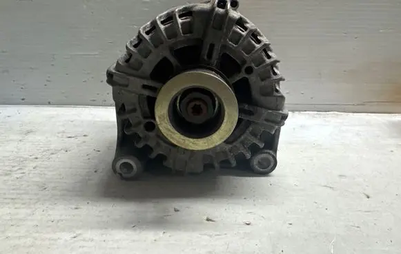 BMW 3 E90 E91 Generator/alternator 7802261 2543461C FG18S019