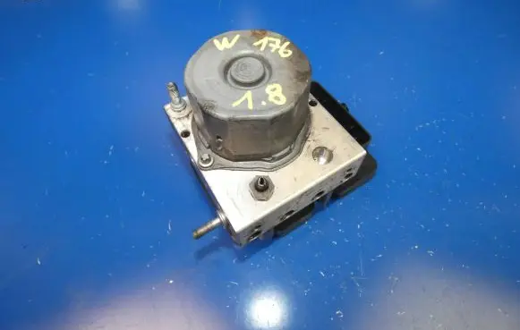 Mercedes-Benz A W176 ABS Pump A0084317512