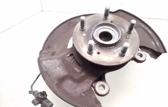Honda CR-V Front wheel hub spindle knuckle 57450T1E