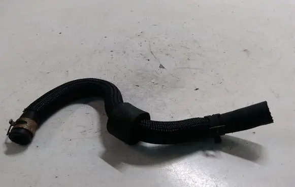 Engine coolant pipe/hose