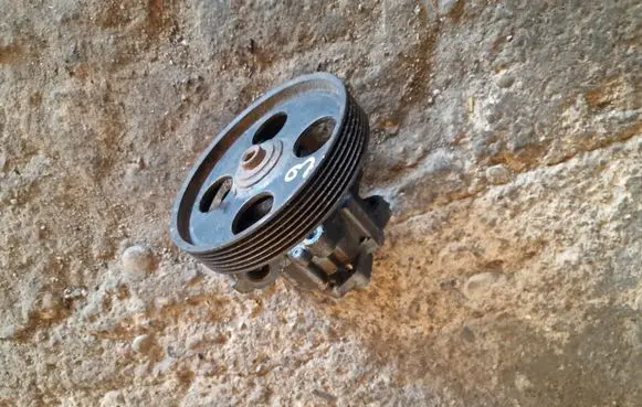 Peugeot 406 Power steering pump