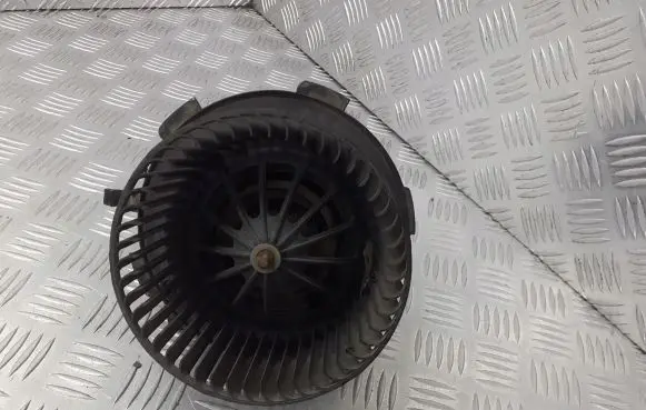 Opel Zafira B Front door blower motor D8087