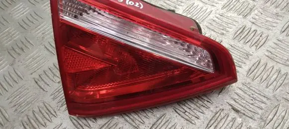 Audi A5 8T 8F Tailgate rear/tail lights 8T0945093