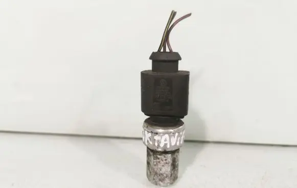 Skoda Octavia Mk2 (1Z) Air conditioning (A/C) pressure sensor 