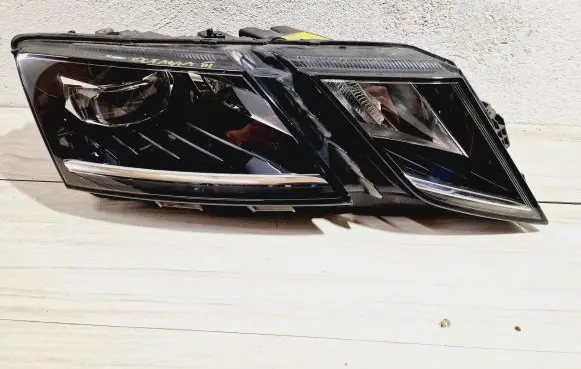 Skoda Octavia Mk3 (5E) Headlight/headlamp