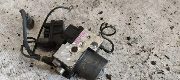 Infiniti QX4 ABS Pump 476001W300 11000030771